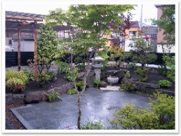 粦